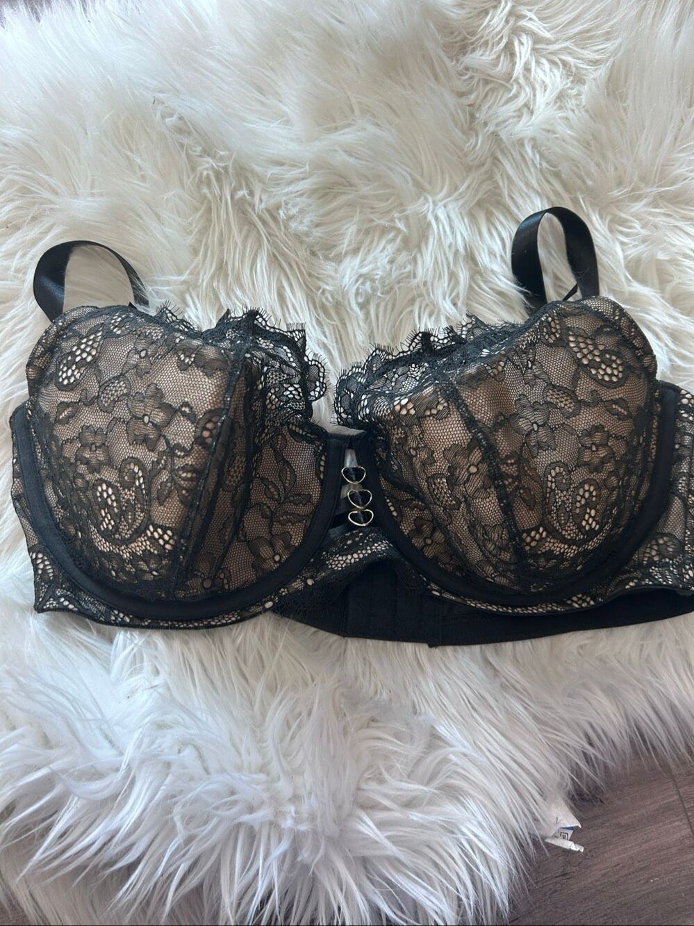 Cacique black lace bra size 42DDD sexy no padding.